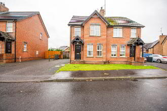 Photo 1 of 121 Carnreagh, Portadown, Craigavon