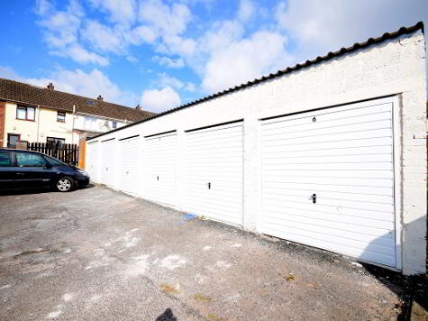 Photo 1 of 10 Enniskeen Avenue, Newtoanbbey