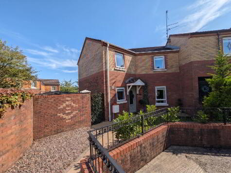 Photo 1 of 8 Cluain Mor Drive, Belfast
