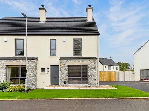 Photo 1 of 49 Oakwood View, Antrim