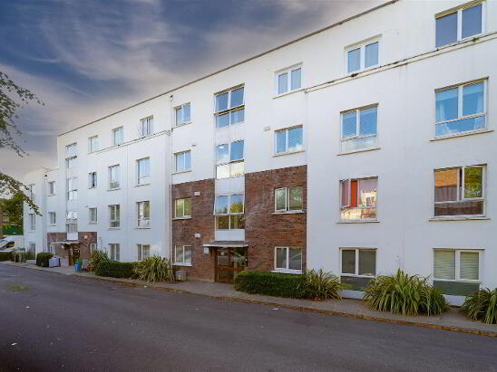 Photo 1 of 31 Foxford Court, Lucan, Dublin