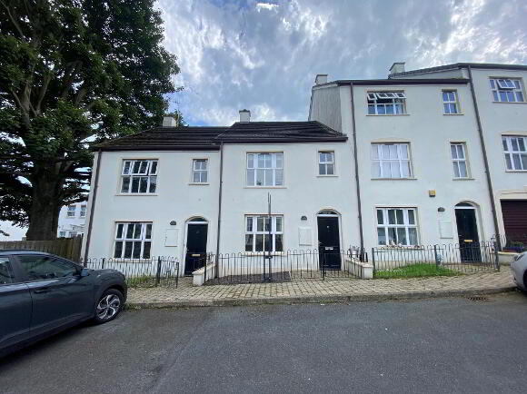 Photo 1 of 10 Village Court, Moira
