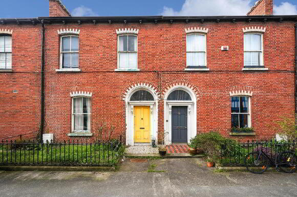 Photo 1 of 15 Charleston Avenue, Ranelagh