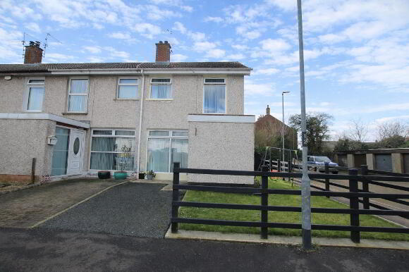 Photo 1 of 18 Glenoak Gardens, Crumlin