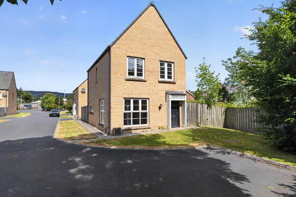 Photo 1 of 9 Eaton Court, Dunmurry, Belfast