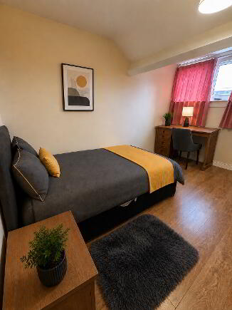 Photo 1 of College Gardens, Room 11, Most Bills Included, Belfast