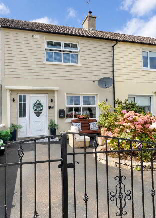 Photo 1 of 27 St Finnians Avenue, Ardfinnan