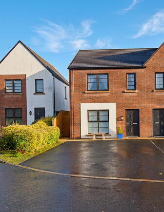 Photo 1 of 31 Salters Bridge, Magherafelt