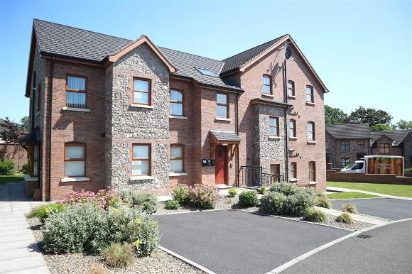 Photo 1 of 8 Lismore Court, Newtownabbey