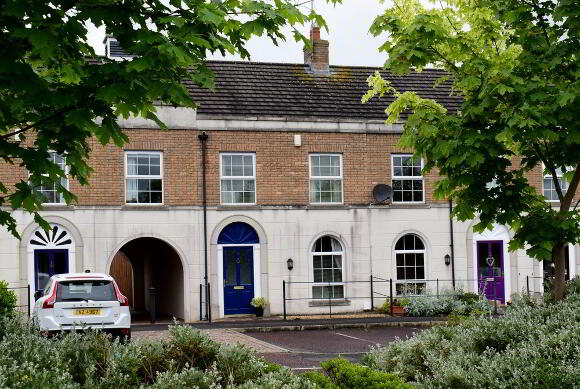 Photo 1 of 7 Glebe Crescent, Moira