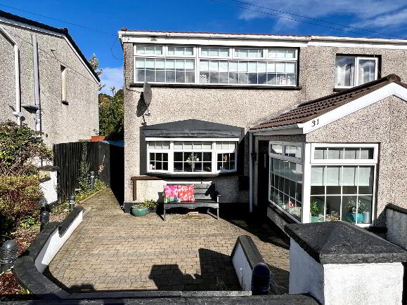 Photo 1 of 31 Farren Park, Pennyburn, Derry