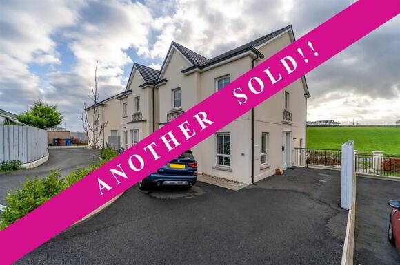 Photo 1 of 34 Andrews Shorefield, Groomsport, Bangor