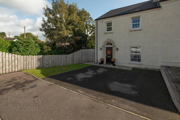 Photo 1 of 29 Loughshore Manor, Enniskillen