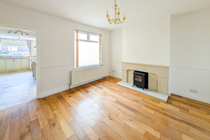 Photo 3 of 132 Lough Road, Lurgan