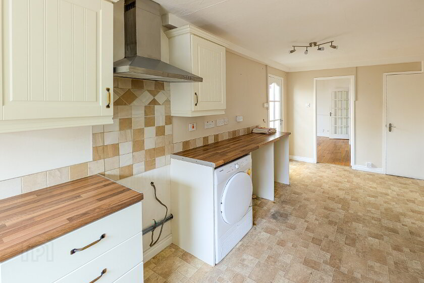 Photo 5 of 132 Lough Road, Lurgan