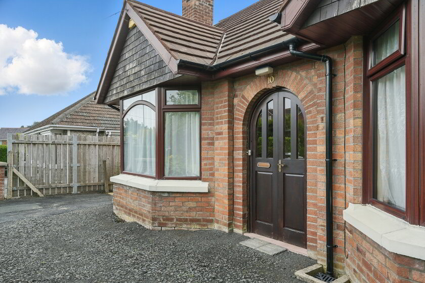 Photo 2 of 10 Ballynahinch Road, Carryduff