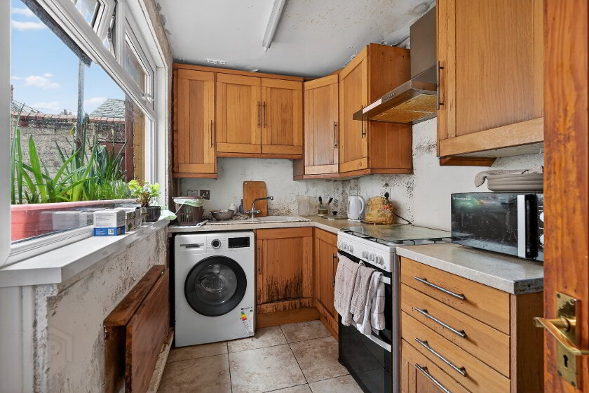 Photo 5 of 92 Dunraven Avenue, Belfast