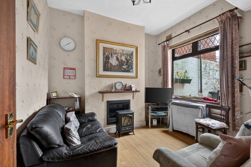 Photo 4 of 92 Dunraven Avenue, Belfast
