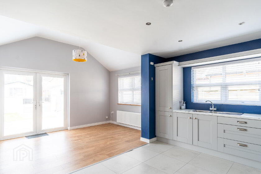Photo 3 of 87 Lake Street, Lurgan