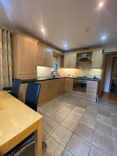 Kitchen 2.jpg