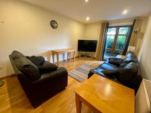 Lounge 3.jpg