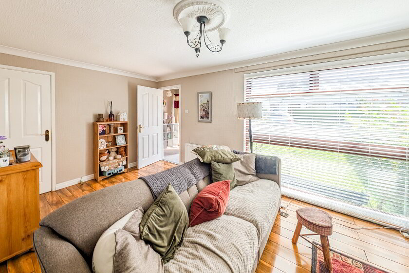 Photo 2 of 7 Sperrin Drive, Lurgan