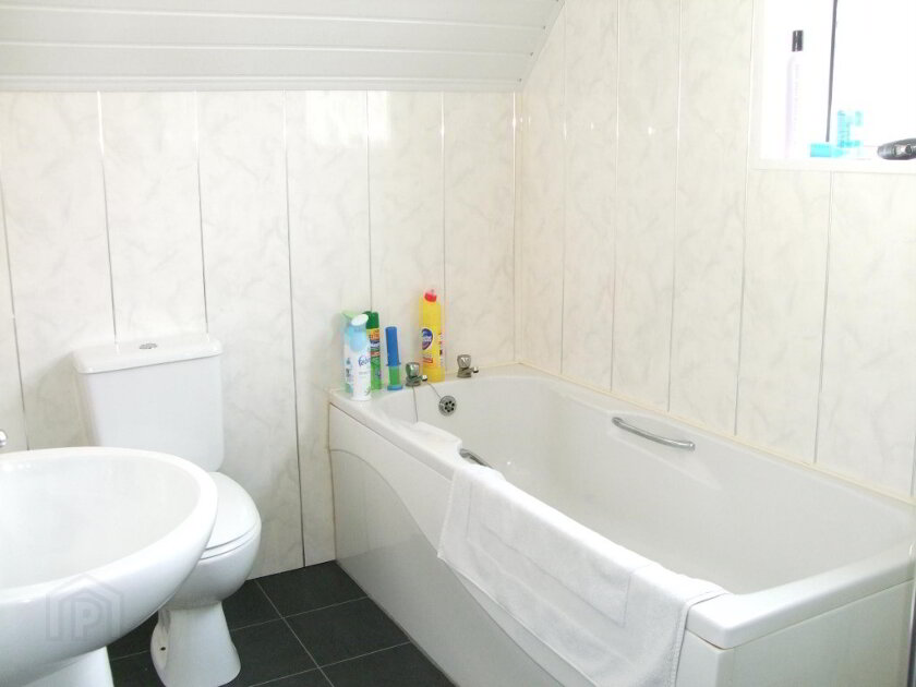 Photo 4 of 12 Collingwood Drive, Lurgan