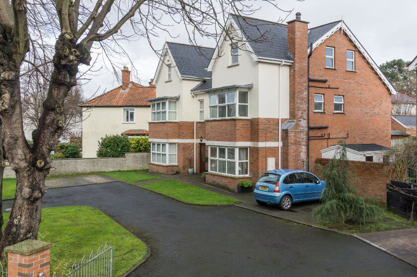 Photo 2 of 14 Holland Park, Belfast