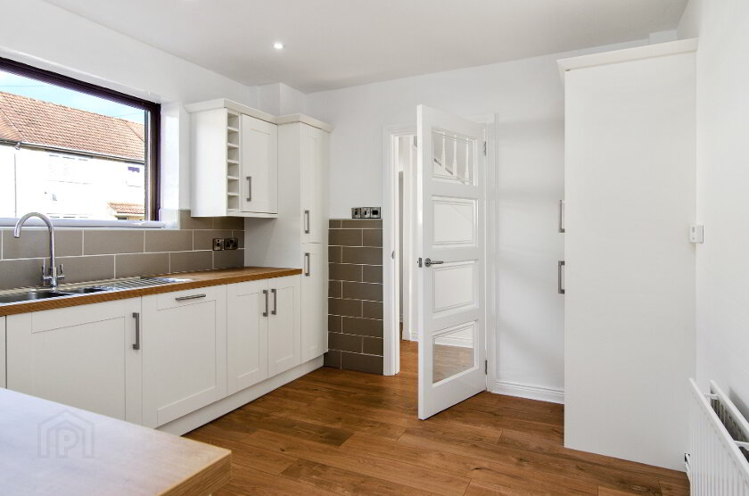 Photo 4 of 10 Garron Crescent, Belfast