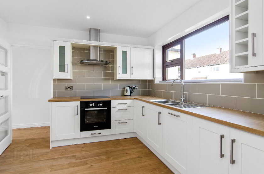 Photo 3 of 10 Garron Crescent, Belfast