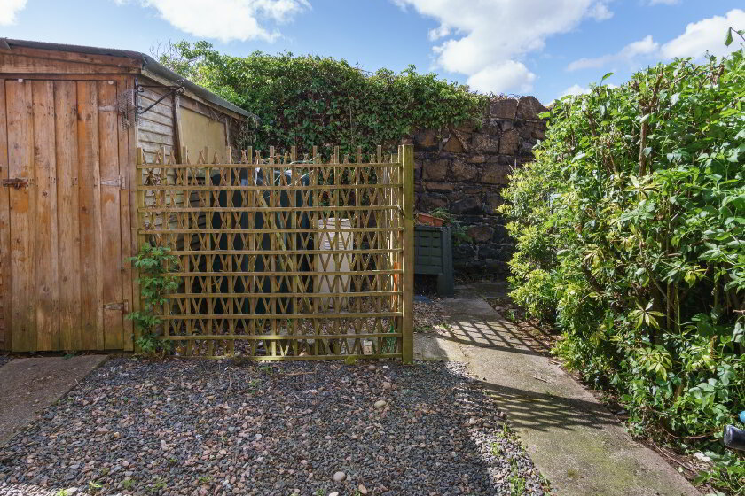 Photo 2 of 9 Parkview Court, Lurgan