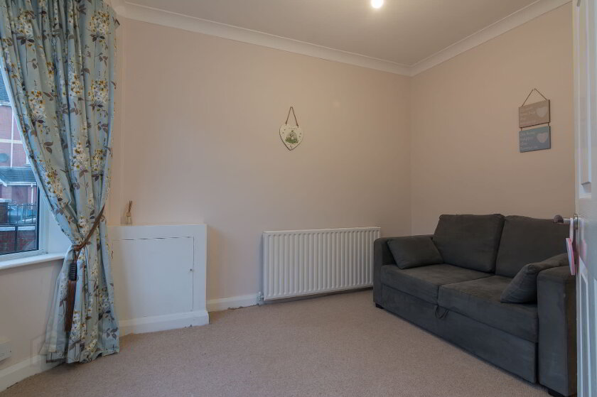 Photo 4 of 45 Windsor Drive, Belfast