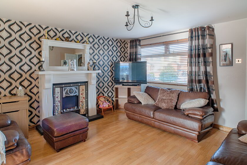 Photo 2 of 25 Sperrin Drive, Lurgan