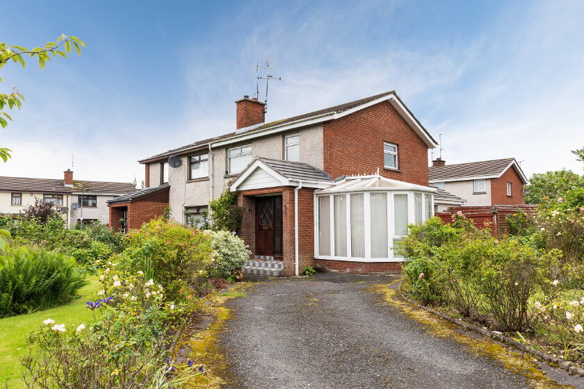 Photo 2 of 9 Sperrin Drive, Lurgan