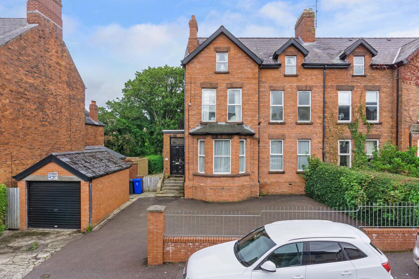 Photo 2 of 44 Marlborough Park North, Belfast