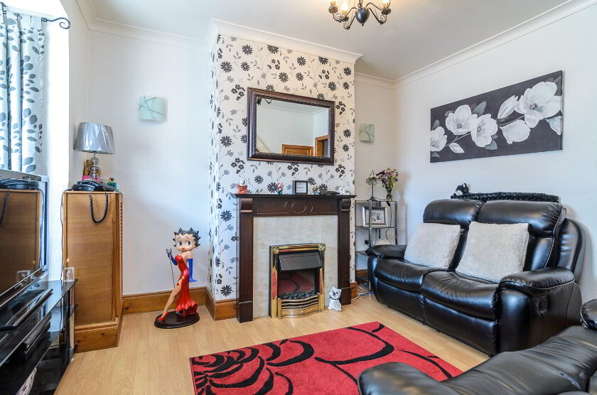 Photo 4 of 27 Bloomfield Crescent, Belfast