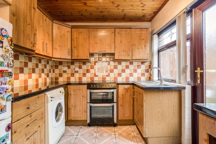 Photo 5 of 55 Vara Drive, Belfast