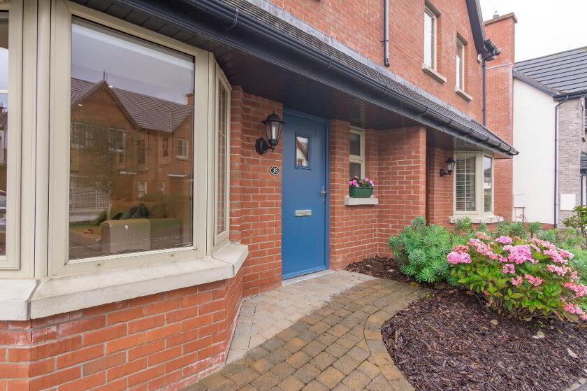 Photo 2 of 35 Bracken Hill Close, Belfast