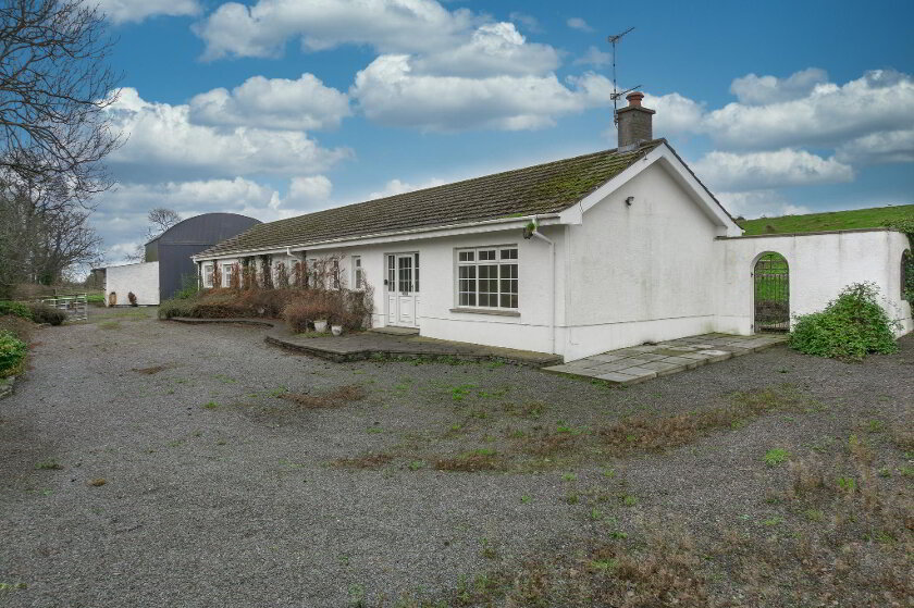 Photo 2 of 27 Eden Road, Belfast