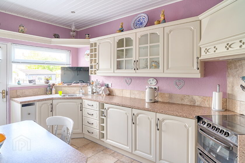 Photo 4 of 88 Lough Road, Lurgan
