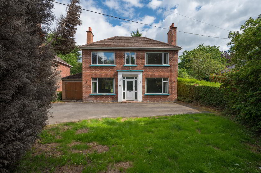 Photo 2 of 22 Upper Malone Road, Belfast