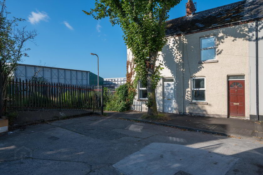 Photo 2 of 11 Lislea Avenue, Belfast