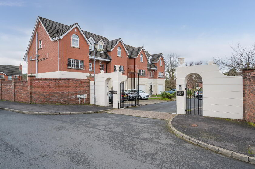 Photo 2 of 12 Barnetts Court Mews, Belfast