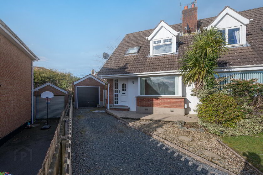 Photo 2 of 5 Briar Hill Close, Belfast
