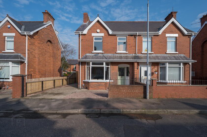 Photo 2 of 14 Loopland Crescent, Belfast