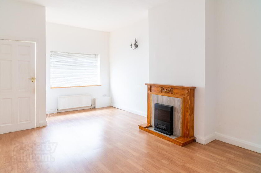 Photo 2 of 83 Victoria Street, Lurgan, Craigavon