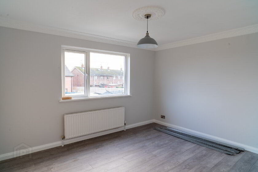Photo 5 of 154 Lake Street, Lurgan