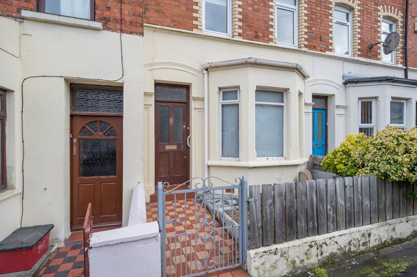 Photo 2 of 15 Lisburn Avenue, Belfast
