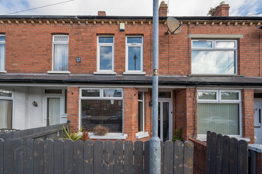 Photo 2 of 47 Ardenlee Drive, Belfast