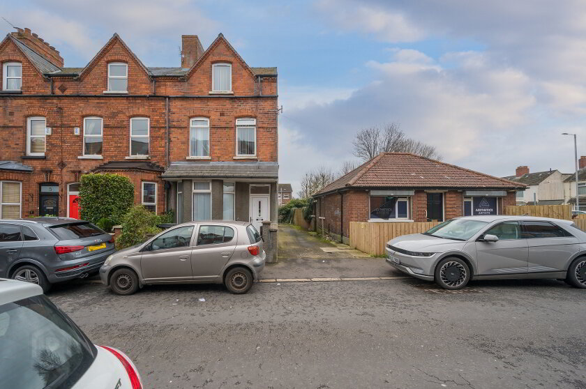 Photo 2 of 1 Ranfurly Drive, Belfast